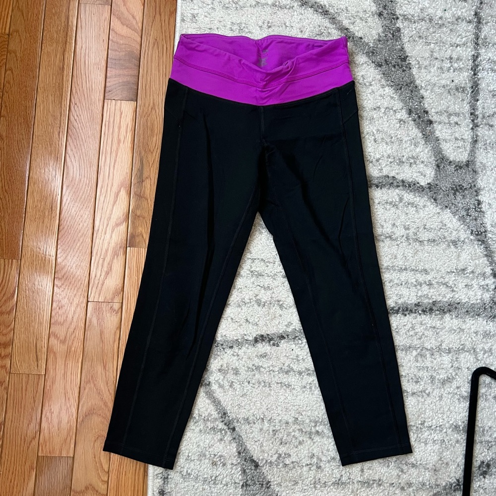 C9 • Purple waistband leggings